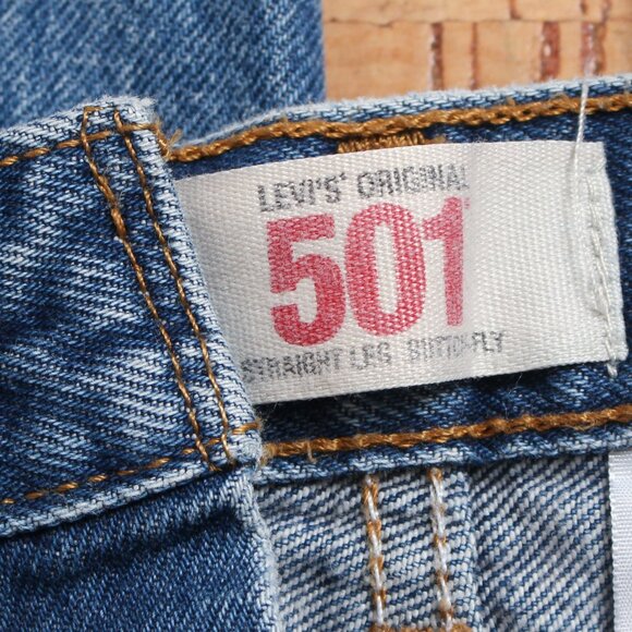 Levis 501 Jeans Mens 42x36 Blue Straight Leg Button Fly Light Wash Distressed - Picture 5 of 11